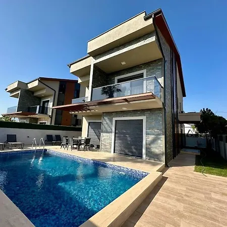 Venezia 4 Bedrooms Villa